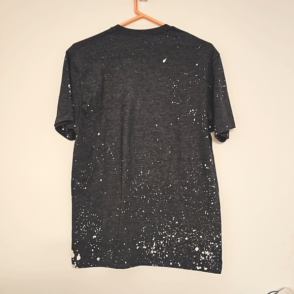 GILDAN 'Peace Love Dogs' multicolor graphic tee gray Medium faux splatter - Picture 3 of 6